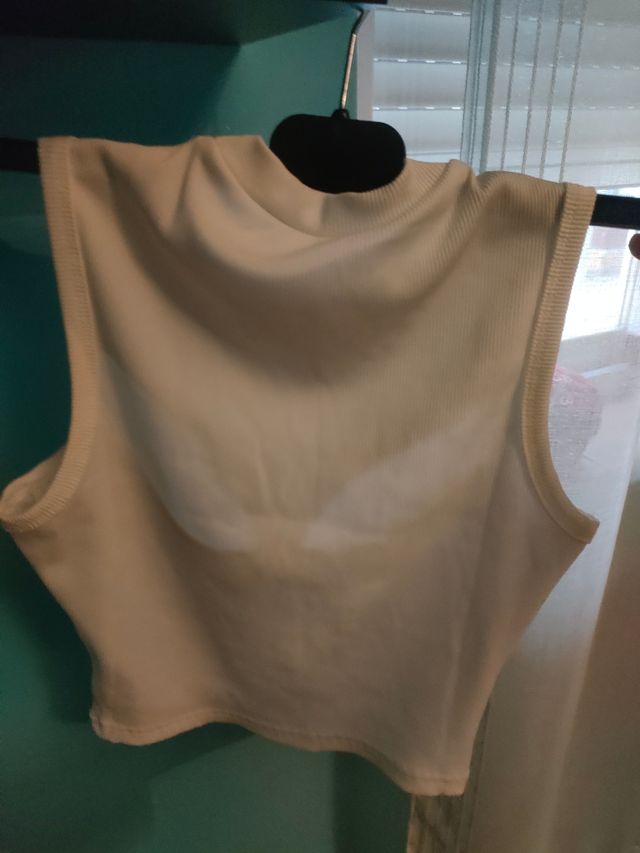 Top blanco de canalé