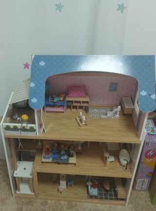 Casita muñecas madera infantil Medidas 63 x85cm