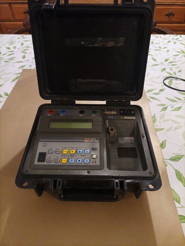 Medidor Tierra EM4055 (Megóhmetro)
