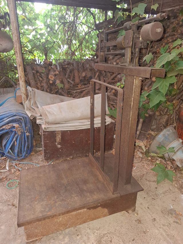 Báscula Antigua Industrial