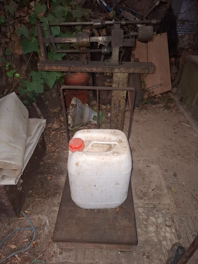 Báscula Antigua Industrial