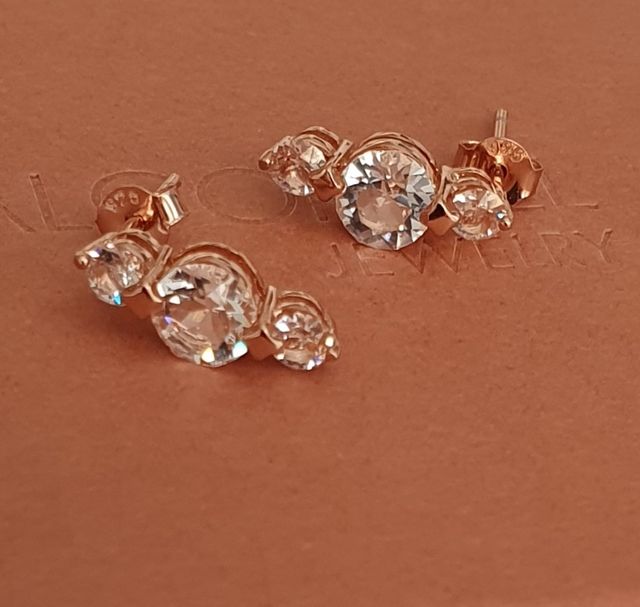 Pendientes ORO y SWAROVSKIS.  REGALO NAVIDAD.