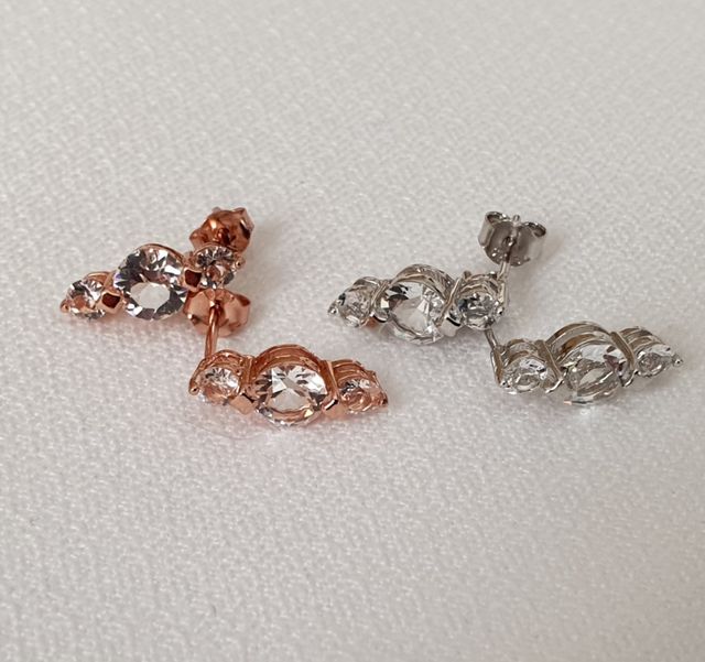 Pendientes ORO y SWAROVSKIS.  REGALO NAVIDAD.