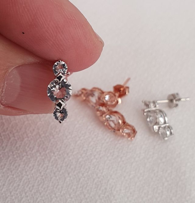 Pendientes ORO y SWAROVSKIS.  REGALO NAVIDAD.