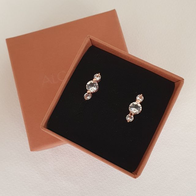 Pendientes ORO y SWAROVSKIS.  REGALO NAVIDAD.