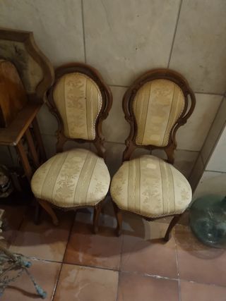 Butacón o Sillón antiguo de madera + 
2 sillas com