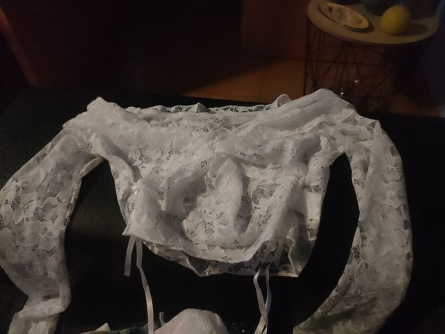 Top encaje blanco hombros caídos