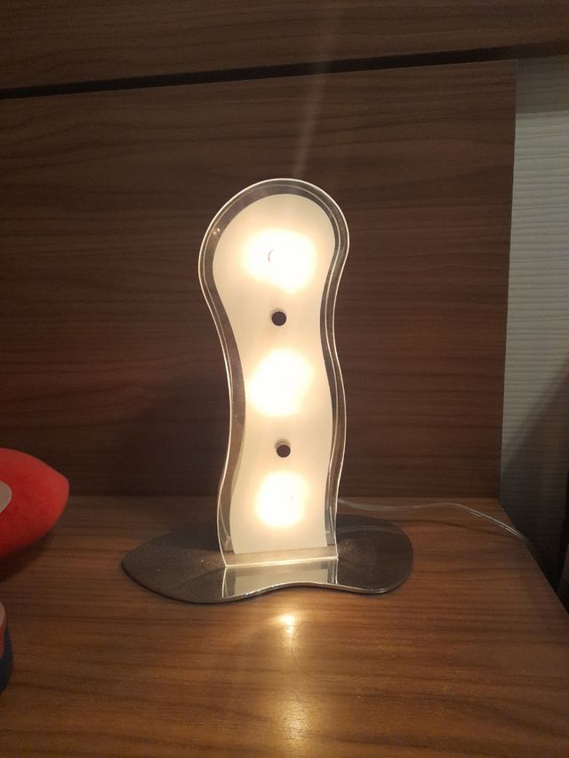 Lámpara techo y 2 de mesilla.