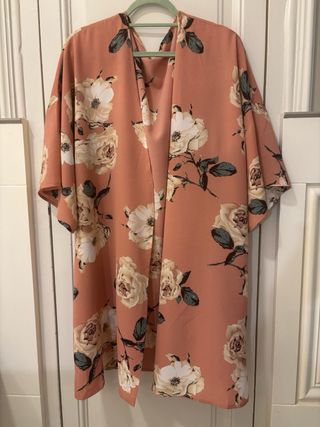 Kimono rosa estampado flores
