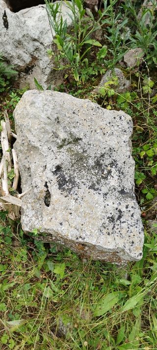 Piedras rústicas para muro de mampostería.
