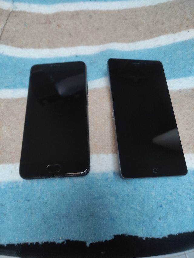 Par de Smartphones averiados 
