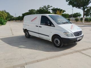 Furgoneta Mercedes vito 