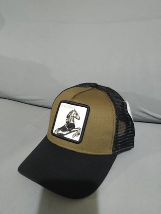 Gorra Trucker Caballo Verde
