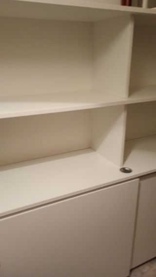 Armario blanco de madera