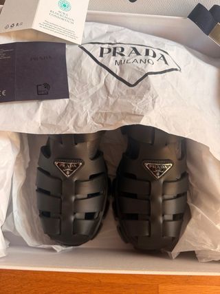 Sandalias Prada negras