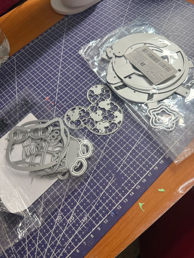 Troqueles Kitty -Mickey- lent de cámara