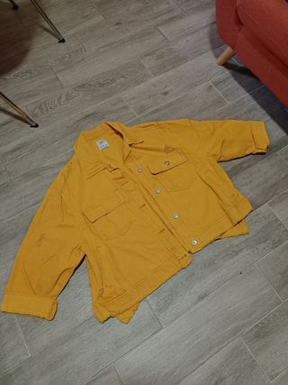 Chaqueta vaquera amarilla