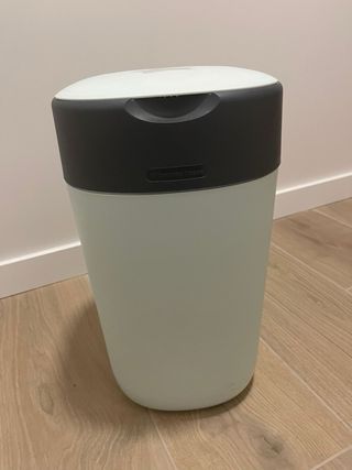 Contenedor pañales bebé