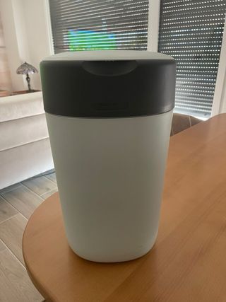 Contenedor pañales bebé