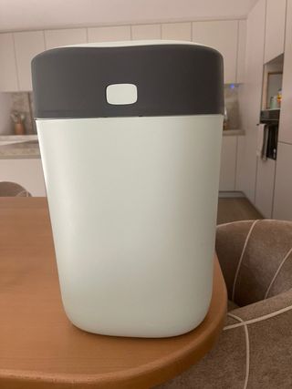 Contenedor pañales bebé