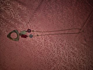 Collana multi-colore con ciondolo