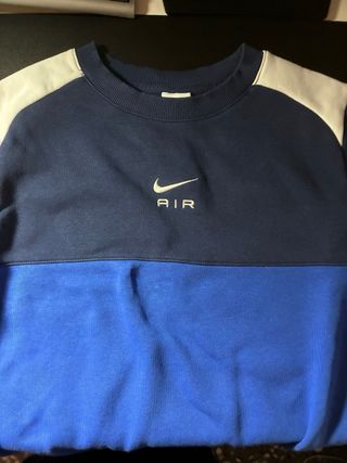 Sudadera Nike azul y blanca