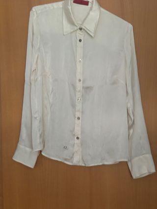 Camisa Carolina Herrera seda blanca