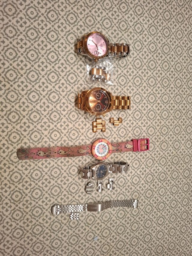 4 Relojes (uno infantil) + 1 correa metalica