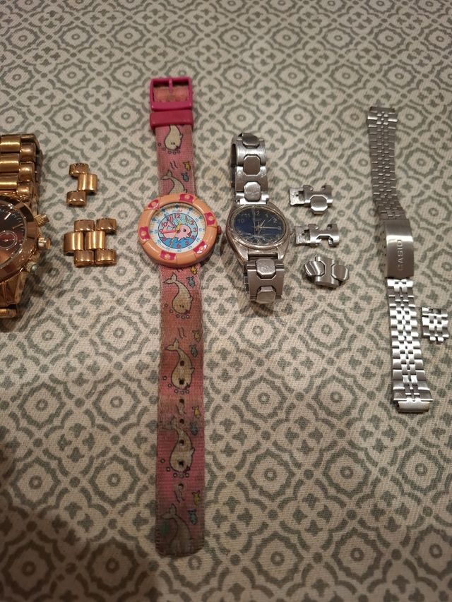 4 Relojes (uno infantil) + 1 correa metalica