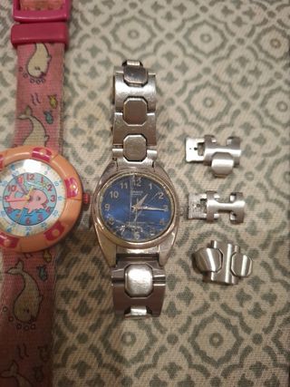 4 Relojes (uno infantil) + 1 correa metalica