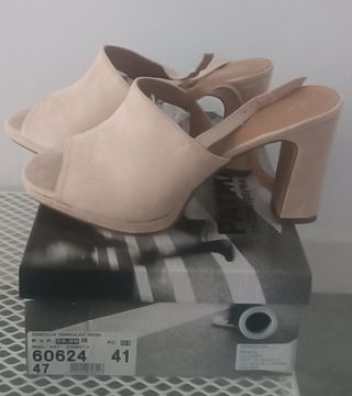 Sandalias beige tacón alto 41