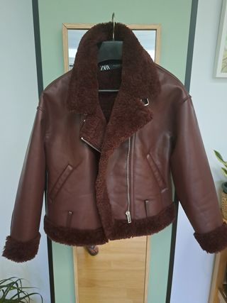 Cazadora Zara granate