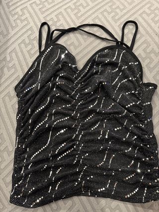 Blusa negra con lentejuelas