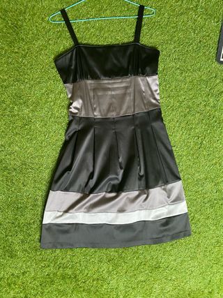 Vestido negro y gris mujer