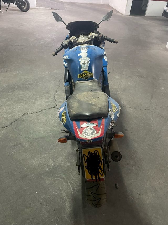 Yamaha TZR 50cc más piezas adicionales