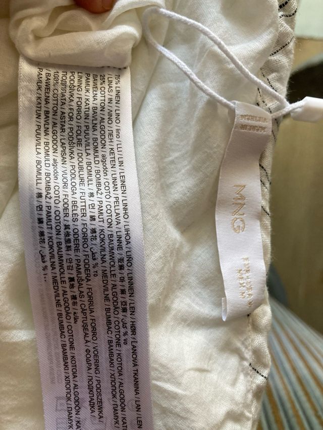 Falda blanca lino estampada. Nueva