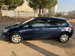 Opel Astra 2012