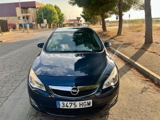 Opel Astra 2012