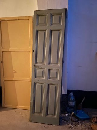 Puertas antiguas de madera maciza