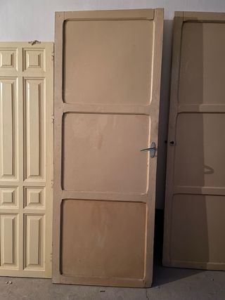 Puertas antiguas de madera maciza
