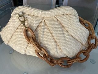 Bolso rafia beige - asa mimbre