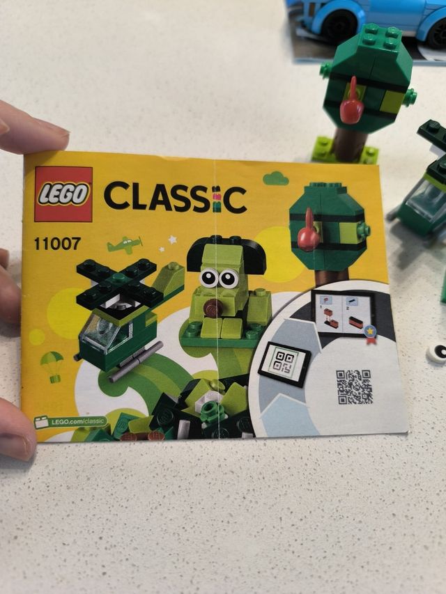 Lego Classic 11007: Elicottero, Albero, Cane