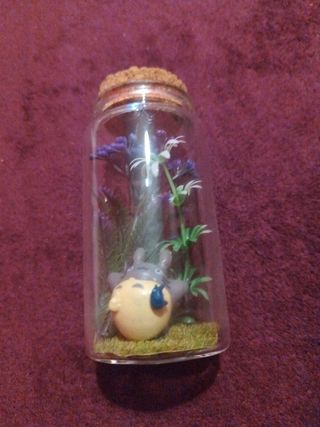 Totoro en frasco de cristal
