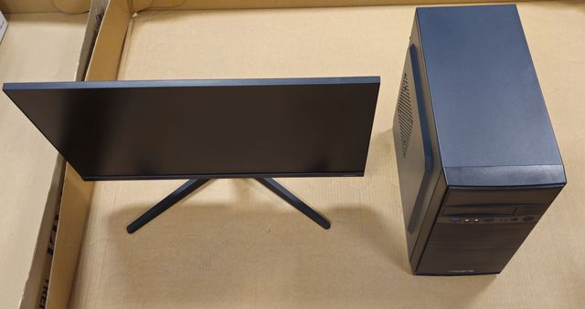 PC mATX  Intel Core i5 con monitor Samsung LED 24"