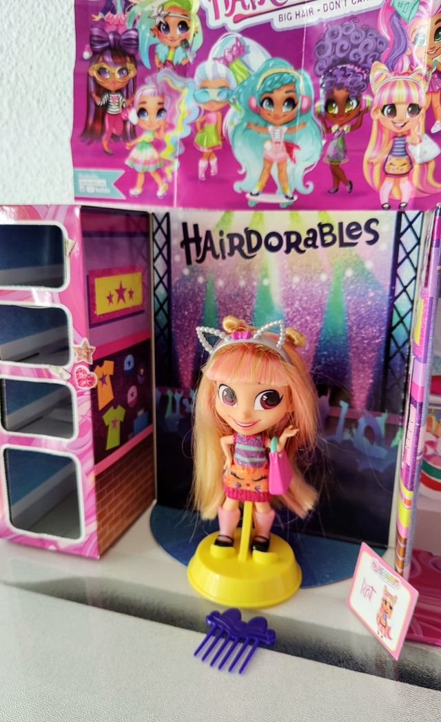 Muñeca Hairdorable rubia pelo super largo