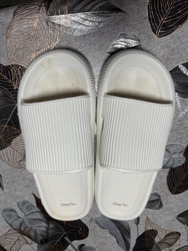 Chanclas Happy Fluff blancas