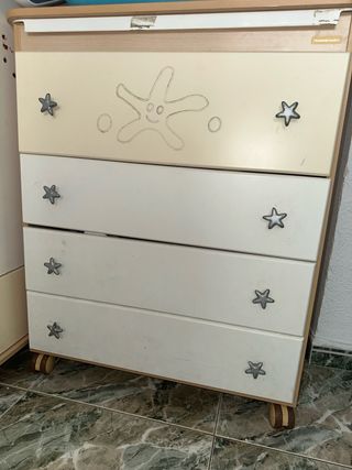 Cajonera infantil beige y blanca
