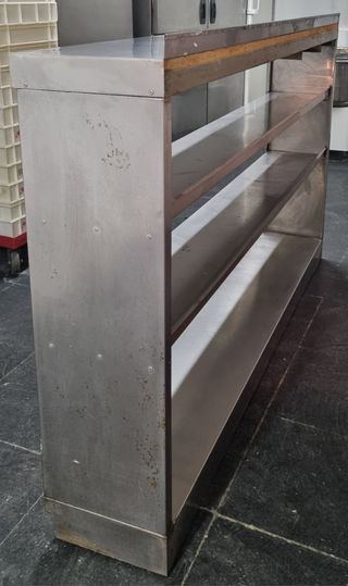 Se Liquida Estantería de acero inoxidable.