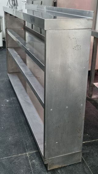 Se Liquida Estantería de acero inoxidable.