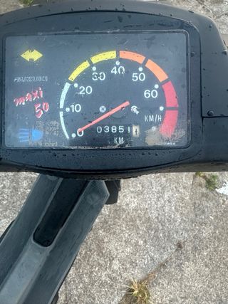 Suzuki Maxi 49cc: ¡Como nueva!